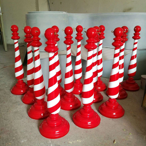 Barandilla Decorativa Navideña Personalizada para Exteriores, Barandilla Roja para Exhibición en Centros Comerciales, Barandilla Navideña para Eventos y Plazas - Product Image 1