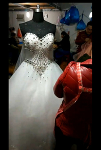 2025 New Design Women White Wedding Dress Bridal Sweetheart Customized Sleeveless Luxury Beaded Wedding Dress for Lady - Product Image 6