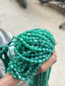 Cuentas de calabaza de ónix verde natural de exportador indio disponibles a precios mayoristas para la venta de exportación de cuentas naturales de <span class=keywords><strong>India</strong></span>