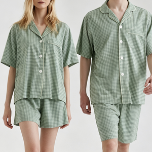 Ensemble de pyjamas personnalisés pour lui et pour elle, vêtements de nuit haut de gamme, vêtements de nuit assortis pour couple, fabricant en gros OEM ODM - Product Image 1