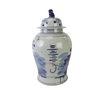 Vase en porcelaine bleue et blanche antique de Jingdezhen avec couvercle en forme de lion, fait main et durable pour la décoration de la maison
