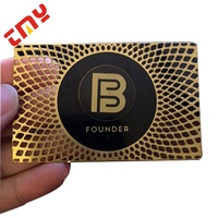 Personalisierte Visitenkarte aus 24 Karat Goldstahl mit digitalem NFC-Chip und individuellem Logo