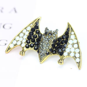 Fledermaus-Broschenschlüssel Neu-Angebot Festival Halloween Diamant Strassstein Schwarzlegierung Metall große Fledermaus-Brosche - Product Image 4
