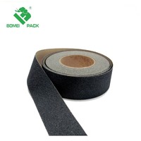 Bande de traction antidérapante en acrylique Bande de sécurité en PVC Ruban de grain auto-adhésif antidérapant pour les escaliers de bateaux Bande d'avertissement douce et confortable