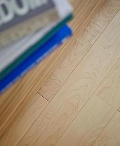Suelo de madera dura para interiores de 18mm sólido Fácil instalación Roble blanco Arce Sala de estar Europea Ceniza Patio <span class=keywords><strong>Parquet</strong></span> de madera ahumada - Product Image 5