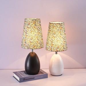 Lámpara de Mesa Retro con Diseño Floral, Estilo Rústico Francés Cálido y Romántico para Dormitorio, Popular en Instagram, Diseño Europeo, Alimentación de Corriente Continua - Product Image 5