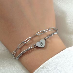 กำไลข้อมือไทเทเนียมหลายชั้นสำหรับผู้หญิงสร้อยข้อมือชื่อย่อทำจากสแตนเลสสตีลแบบเรียบง่าย - Product Image 4