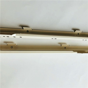 Chất lượng cao kem màu Châu Âu loại kẹp một ngăn kéo Runner với POM bánh xe - Product Image 6