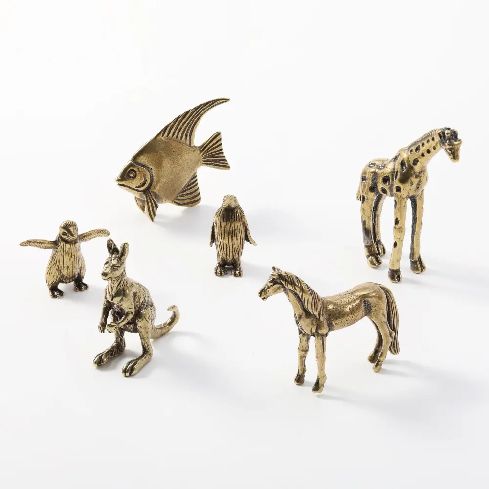 Popular Antique Animal Ornament Exquisite Bronze Tea Pet Giraffe Kangaroo Tabletop Home Decor Fine Handicraft