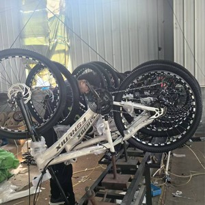Bicicleta de montaña para niños de 18 pulgadas y 20 pulgadas con frenos de disco dobles, sillín ajustable, llanta de aleación de aluminio para mayores de 6 años - Product Image 1