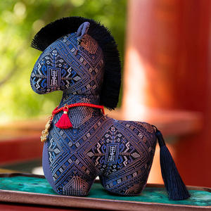 Peluche dello Zodiaco Anno del Cavallo, Stile Etnico con Design Floreale, Super Morbido con Imbottitura in Cotone PP, Verniciatura UV, Bambola Antistress per Anniversario - Product Image 4