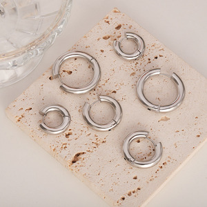 MICCI 18k oro placcato in acciaio inox grosso piccolo grande cerchio enorme Huggie <span class=keywords><strong>Clip</strong></span> <span class=keywords><strong>a</strong></span> cerchio orecchino per le donne - Product Image 4