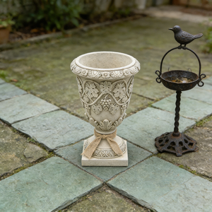Macetero de Resina con Diseño de Vid y Acanthus - Acabado con Efecto Piedra Antigua, Estilo Barroco para Jardines y Patios Toscanos - Product Image 4
