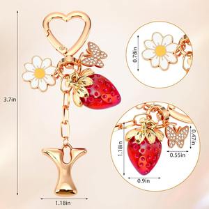 Llavero Uionen con 26 Letras y Colgante Metálico de Fresa y Mariposa para Bolsos, Accesorio para Niñas - Product Image 3