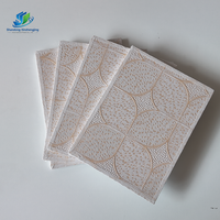 Matériau de plafond en PVC et plâtre moderne 595mm*595mm, épaisseurs 7mm, 7.5mm, 8mm, 9mm, pour la rénovation et la décoration intérieure des salons et chambres.