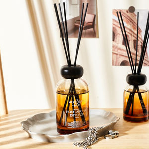 Ensemble diffuseur <span class=keywords><strong>de</strong></span> roseau <span class=keywords><strong>de</strong></span> bouteille en verre <span class=keywords><strong>de</strong></span> luxe <span class=keywords><strong>de</strong></span> 200ml pas d'aromathérapie <span class=keywords><strong>de</strong></span> feu pour la décoration intérieure désodorisant commodités d'hôtel <span class=keywords><strong>de</strong></span> ménage - Product Image 3