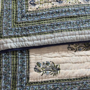 Edredón Kantha de Diseño de Lujo, Estampado, Hecho a Mano, 100% Algodón Puro, Edredón Kantha Orgánico Reversible para Invierno - Product Image 1