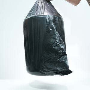 Bolsas de basura de plástico PE negro de alta calidad OEM bolsa de basura impermeable desechable para residuos domésticos generales - Product Image 4