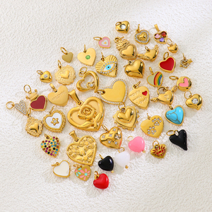 Ciondolo a Cuore Placcato Oro 18K per San Valentino, Charm in Acciaio Inossidabile Non Sbiadente per Bracciali e Bikini Fai-da-Te, Vendita all'Ingrosso - Product Image 1