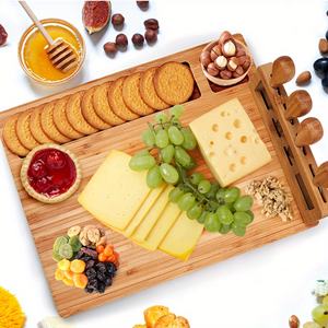 En stock, planche à <span class=keywords><strong>fromage</strong></span> en bambou pour la maison, la cuisine, les fruits, 4 couteaux, <span class=keywords><strong>plateau</strong></span> <span class=keywords><strong>de</strong></span> service pour les fêtes - Product Image 1