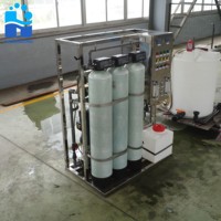 250LPH filtre à eau salée Ro plante Ro équipement de traitement de l'eau avec réservoir d'eau avec machine UV à l'ozone