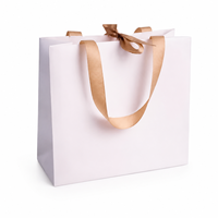 Sac en papier personnalisé avec logo OEM, taille sur mesure, recyclable, pour la présentation de la marque et l'emballage de marchandises