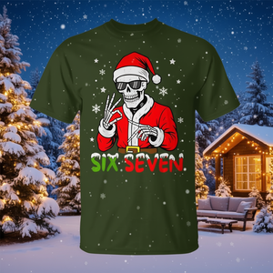 Camiseta Unisex de Navidad con Diseño de Seis Siete Esqueletos de Santa, Cuello Redondo, Manga Corta, Impresión Digital, Diseño Festivo - Product Image 3