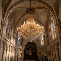 Lustre LED en verre de luxe moderne avec télécommande, éclairage intérieur personnalisé pour hall d'hôtel, banquet, grands projets
