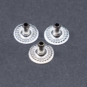 Ensemble de boutons pression sécurisés en laiton de 8mm avec technique de placage en 4 parties fabriquées à Taiwan - Product Image 1