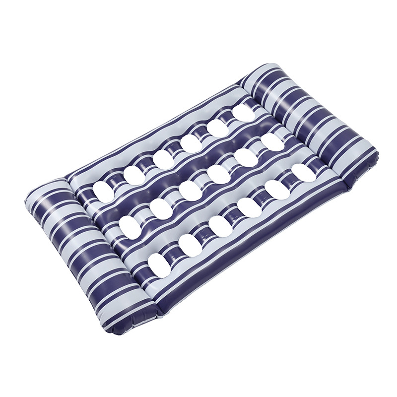 Azul oscuro a rayas.