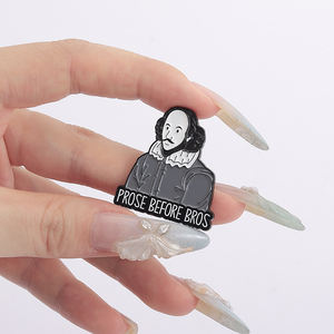 Эмалированная брошь Shakespeare - Product Image 4
