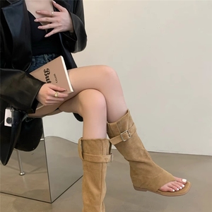 Novas Botas Femininas de Verão 2025 de Cano Alto com Presilha no Dedo, Estilo Cowboy Ocidental em Camurça, Salto Baixo Aberto - Product Image 6