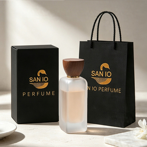 Botella de Perfume de Vidrio Esmerilado Personalizada de 100 ml, Diseño Cuadrado con Tapa de Madera para Marcas de Perfumes Premium - Product Image 3