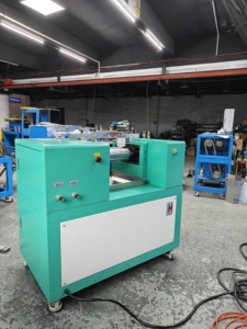 Laminadora de Dos Rodillos Abierta de 3 Pulgadas |   Máquina Mezcladora de Caucho |   Mezcladora de Tipo Abierto para Pequeños Lotes - Product Image 2