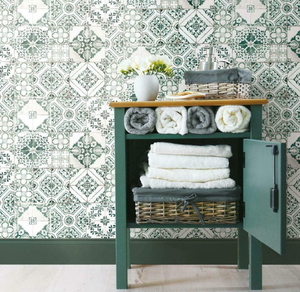 RoomMates RMK11281WP Papel pintado autoadhesivo con diseño de azulejos mediterráneos en verde bosque - Product Image 2