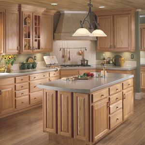 אי מטבח בצורת L מעץ אלון אדום אמריקאי, ארונות מטבח משולבים מעץ מלא בהתאמה אישית, גימור בצבע עץ מלא - Product Image 1