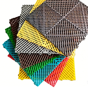 Dalles de sol modulaires emboîtables antidérapantes en plastique PP pour garage, vente en gros d'usine, revêtement de sol grillagé pour lavage de voitures et ateliers - Product Image 1