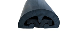 Profilo di Protezione in PVC per Bordo Barca, Flessibile, per Uso Nautico - Product Image 1