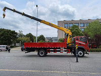 Camion grue Dongfeng 8 tonnes avec grue télescopique hydraulique montée sur camion