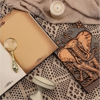 Carnet de notes quotidien artisanal antique, carnet de croquis, journal de voyage, journal en cuir vintage avec éléphant 3D, carnet d'écriture avec stylo