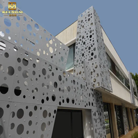 Façades de panneaux perforés en aluminium sur mesure de haute qualité Design moderne pour la décoration extérieure d'hôtel pour les murs rideaux