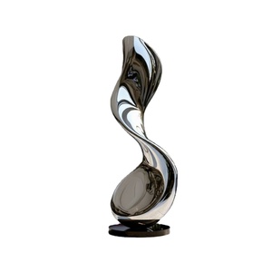 Fascinante Escultura de Mujer Sentada para Jardín, de Acero Inoxidable, con Efecto de Desaparición - Product Image 2