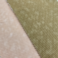 Fabricant chinois de tissu en cuir synthétique PU extensible imperméable gaufré fin pour vêtements