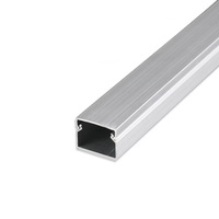 Goulotte carrée personnalisable en alliage d'aluminium pour câbles, cheminée de câblage solide pour applications résidentielles et commerciales (bureaux)