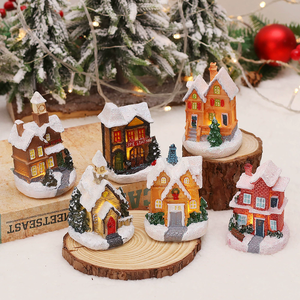 YQ-231 gros vacances décoration résine éclairée <span class=keywords><strong>maison</strong></span> de village de noël - Product Image 1