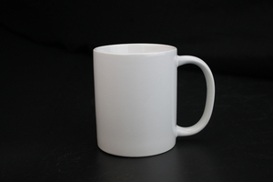 Tasses à café en céramique blanches minimalistes de 11 oz, qualité supérieure 3A, avec revêtement vierge, modèle 1702 Cup Tyre, cadeaux promotionnels, avec poignée. - Product Image 2