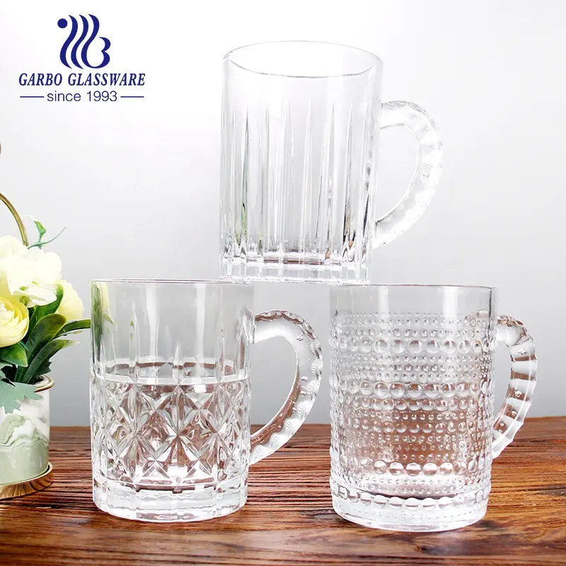 Tazza di vetro di alta qualità tazza di vetro di birra con manico mix stampo 4 bicchieri di design per bar tazza di acqua succo di bevande fredde tazze
