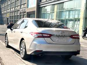 Toyota Camry 2021 d'<span class=keywords><strong>occasion</strong></span> en bon état, 5 places, berline, boîte <span class=keywords><strong>automatique</strong></span>, sièges en cuir, conduite à gauche, caméra arrière, pneus R17, véhicules d'<span class=keywords><strong>occasion</strong></span> - Product Image 4