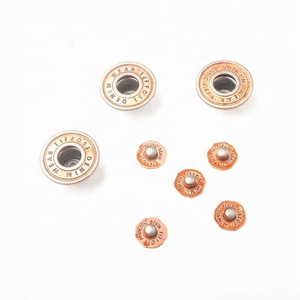 निर्माता कस्टम लोगो के लिए 8mm धातु पीतल संवर्धन बटन कीलक जींस - Product Image 1