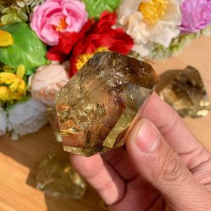 Pierres Roulées de Citrine Naturelle en Forme Libre, Cristaux de Guérison, Pierres Précieuses en Forme Libre pour la Décoration Intérieure, la Fabrication de Bijoux Reiki, Vente en Gros - Product Image 1